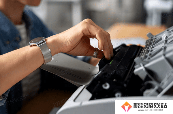 清洁或更换进纸滚轮